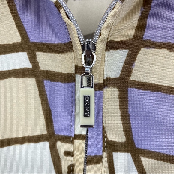 DKNY Golf- Funky Square 1/4 Zip Tee Shirt - Picture 4 of 6